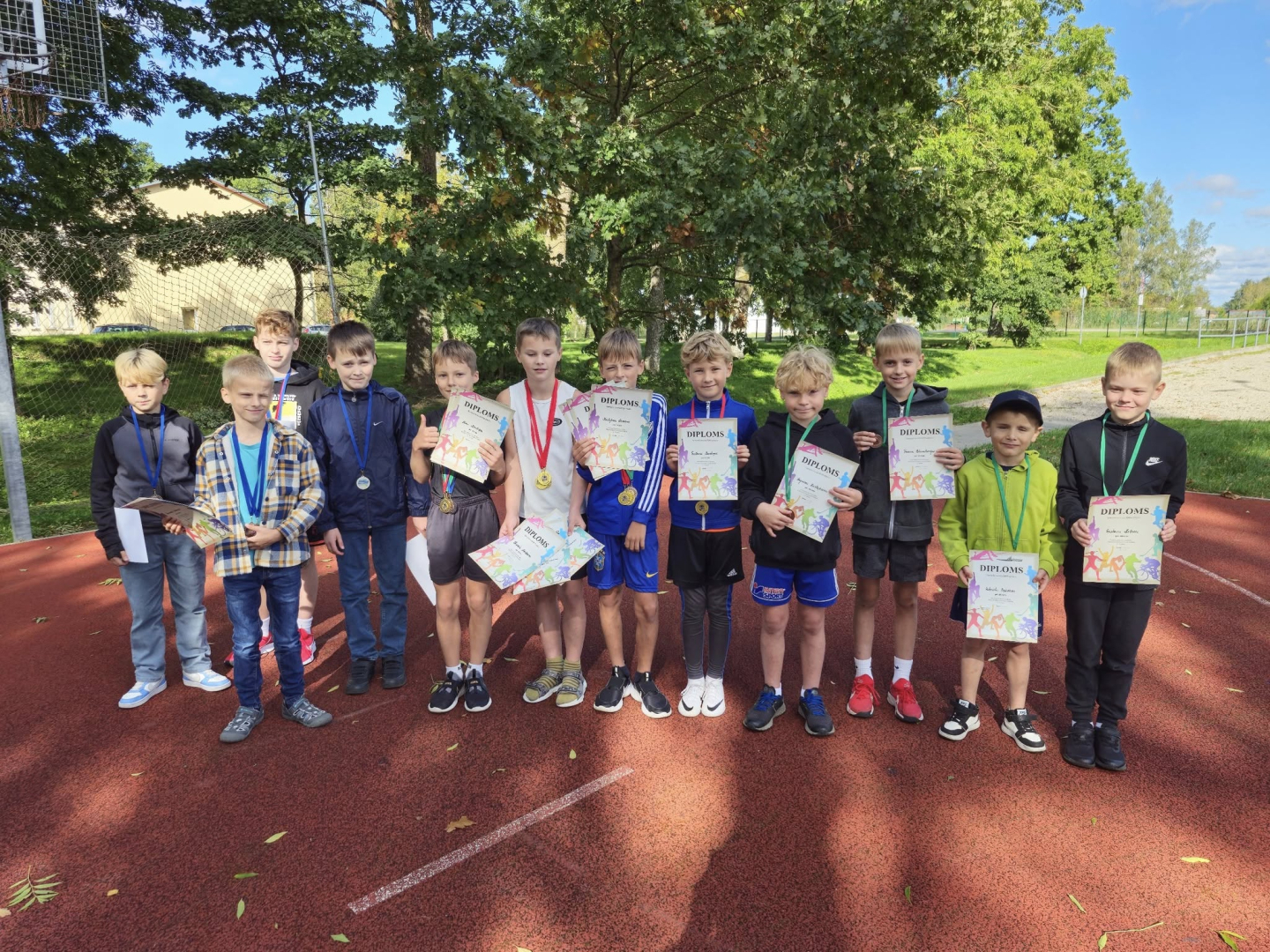 Apbalvoti sportisti U12 vecuma grupā