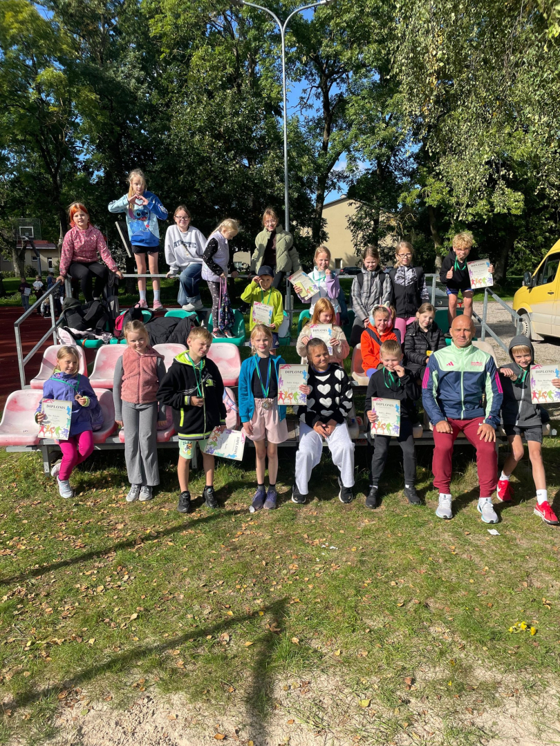 Apbalvoti sportisti U12 vecuma grupā