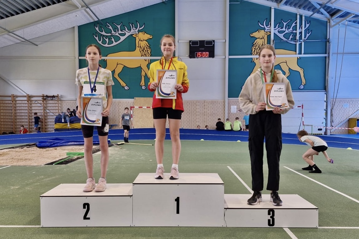 Sportisti ar diplomiem