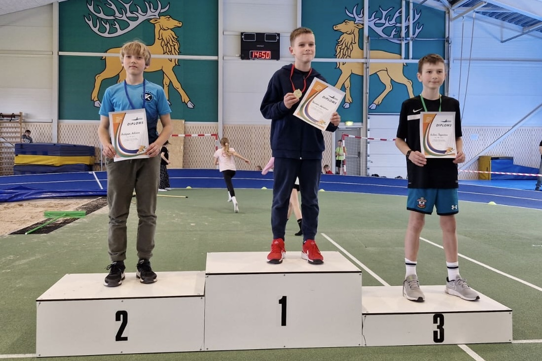 Sportisti ar diplomiem