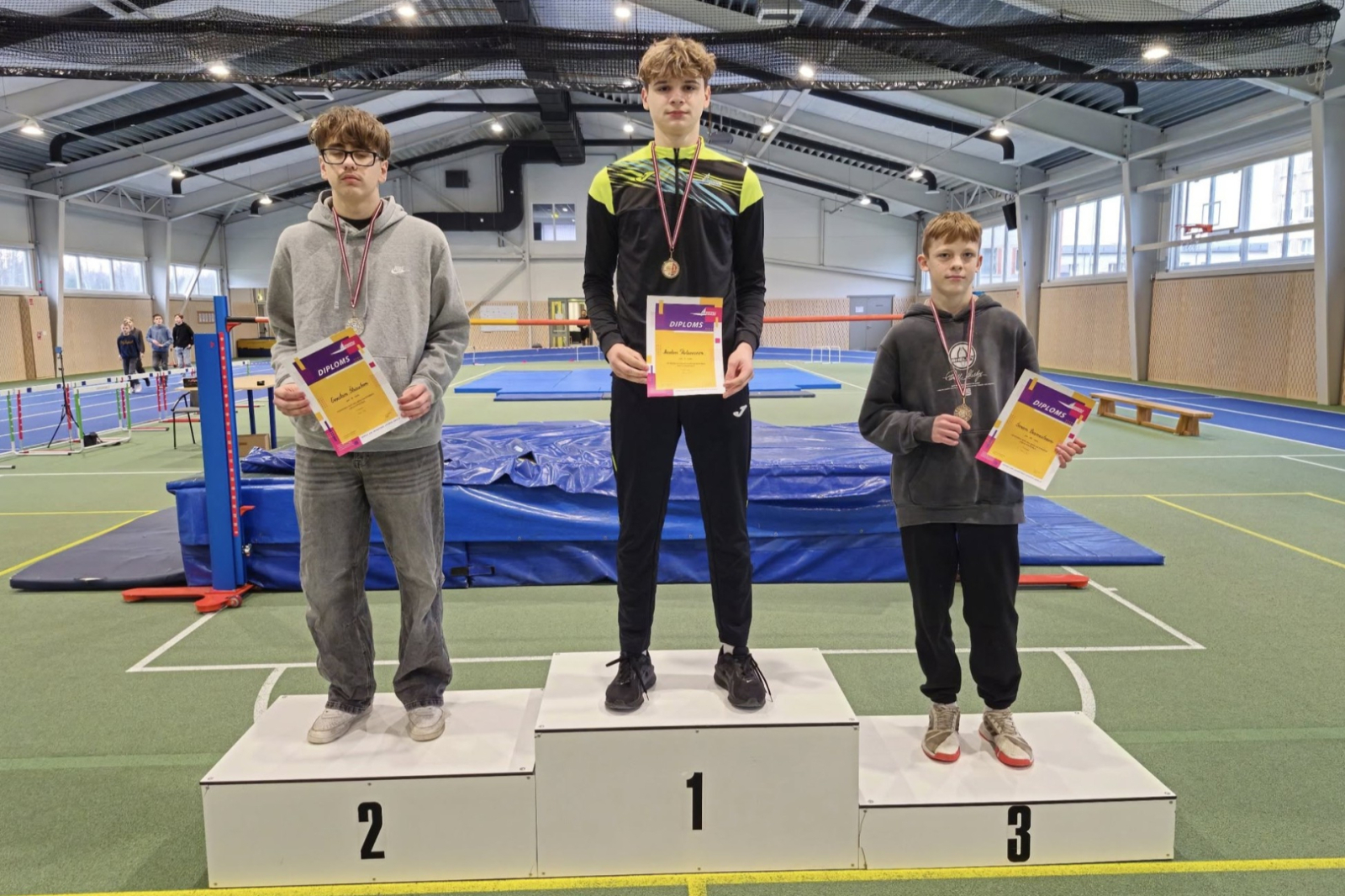 u16 60 metru skrējiena pjedestāls zēniem