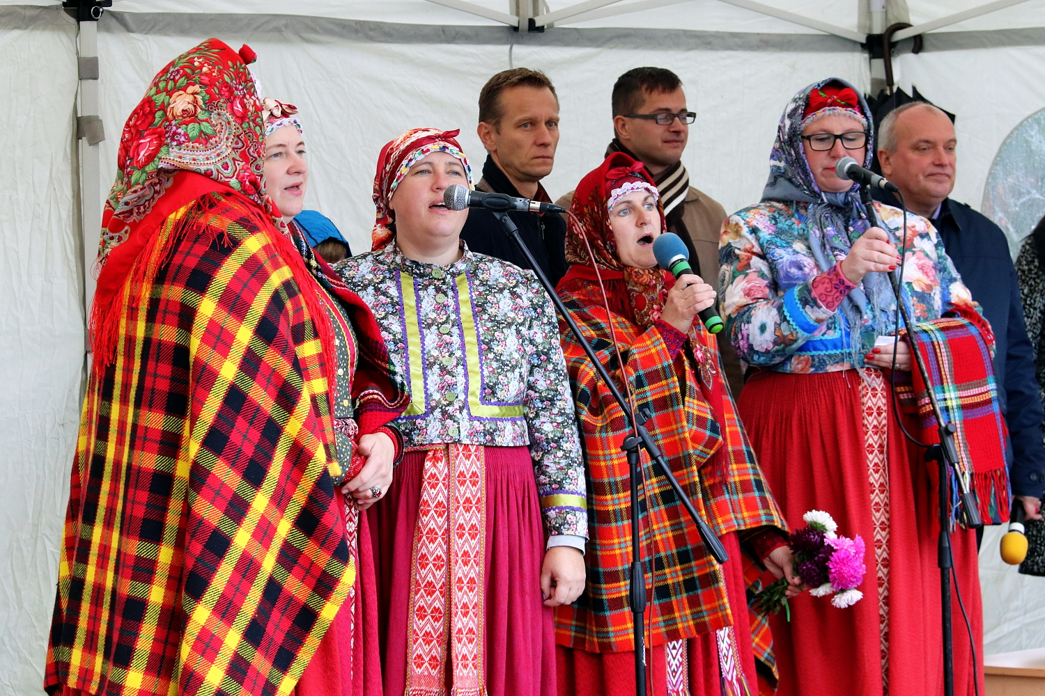 Dzied "Maģie suiti"