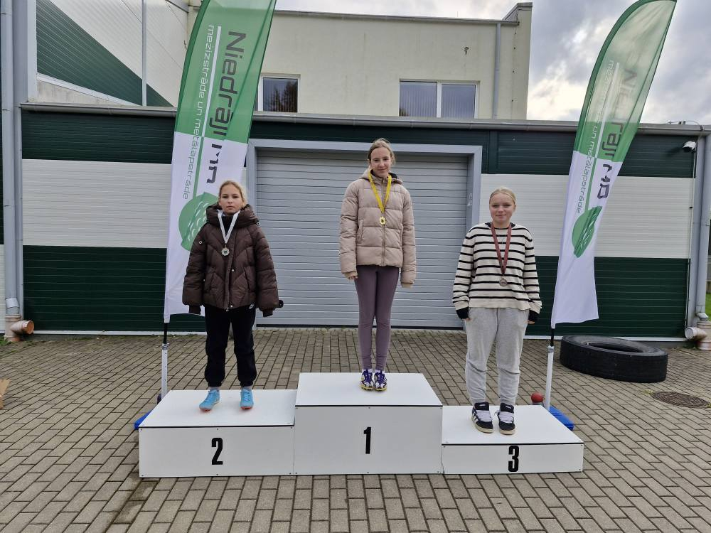 Ugālē notika rudens pārbaudes sacensības mešanas disciplīnās