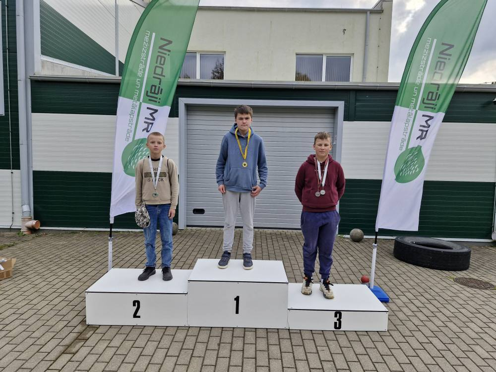 Ugālē notika rudens pārbaudes sacensības mešanas disciplīnās