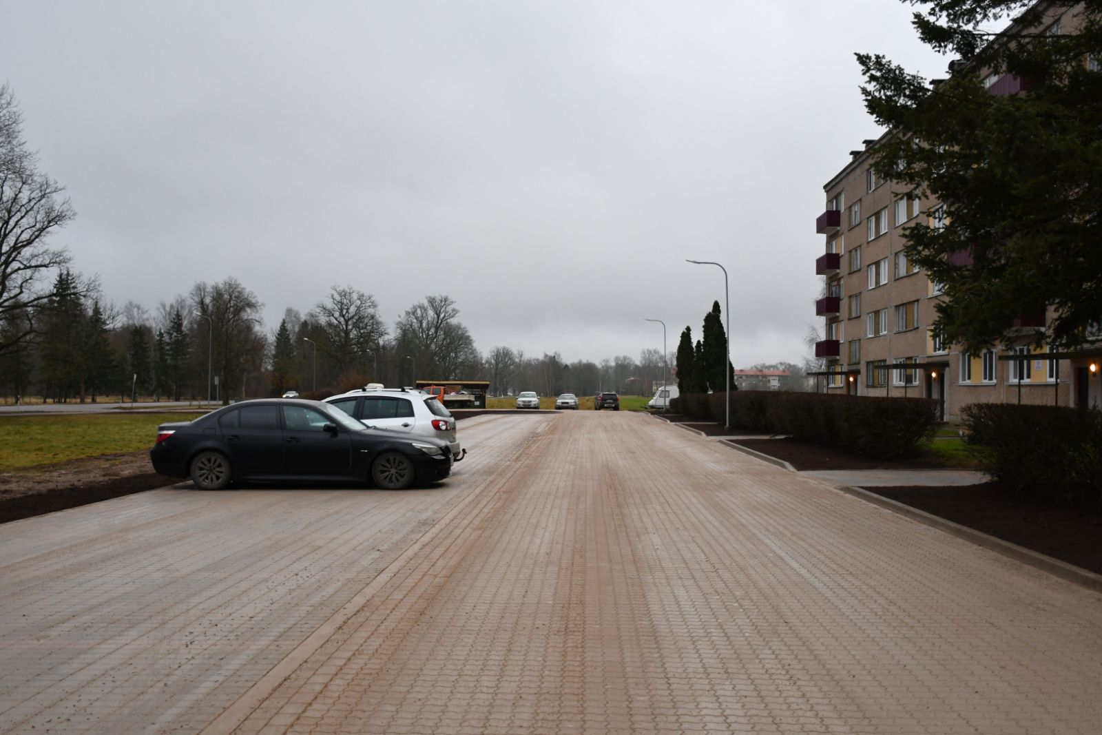 Rūpnīcas ielas 11 labiekārtotā apkārtne