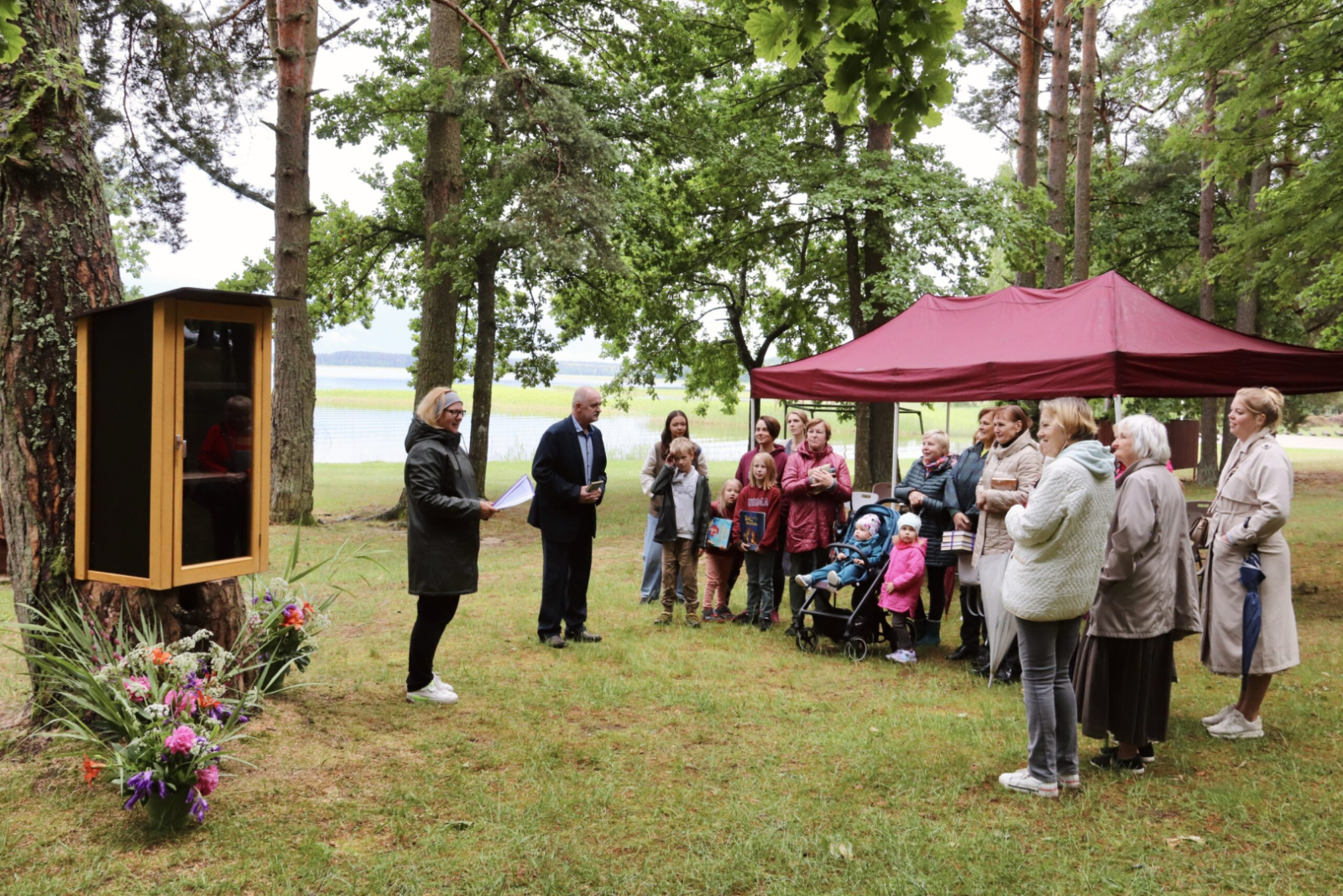 Usmā atklāj brīvdabas grāmatu skapi