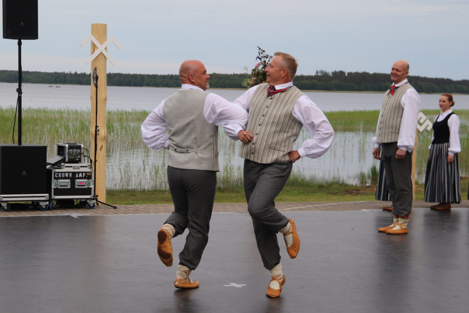 Dejo tautas deju kolektīvs