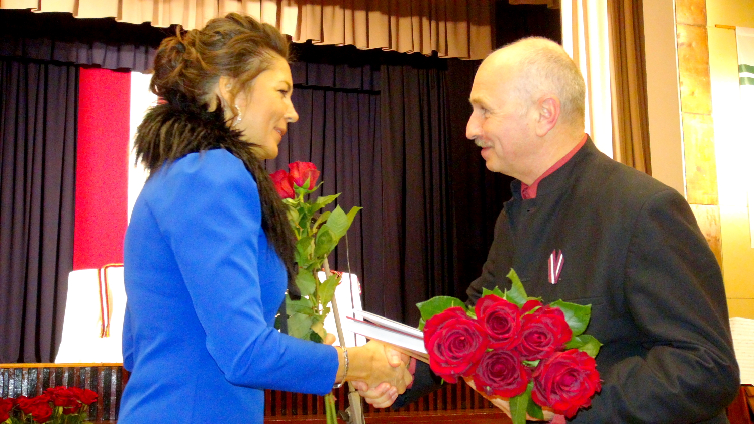 Sveic apbalvojamo