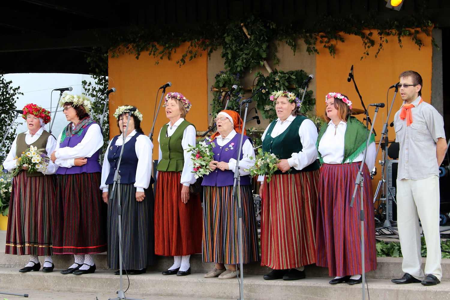 Dzied folkloras kopa