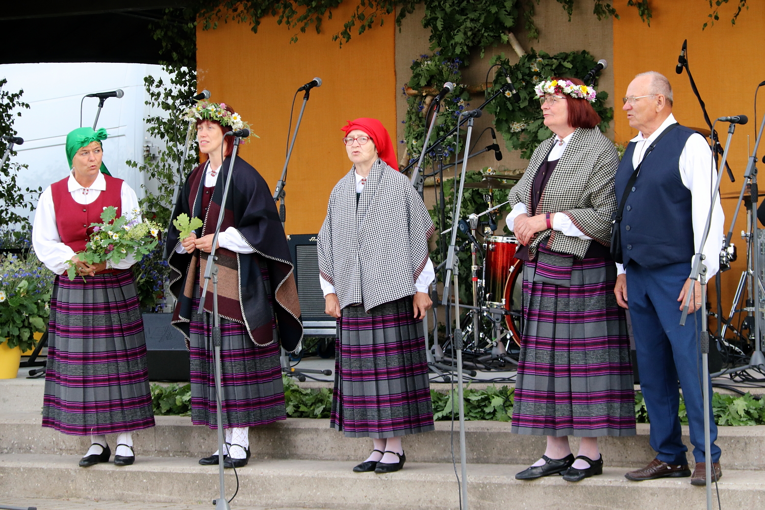 Dzied folkloras kopa
