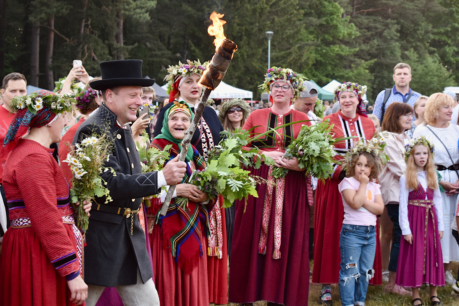 Dzied folkloras kopas