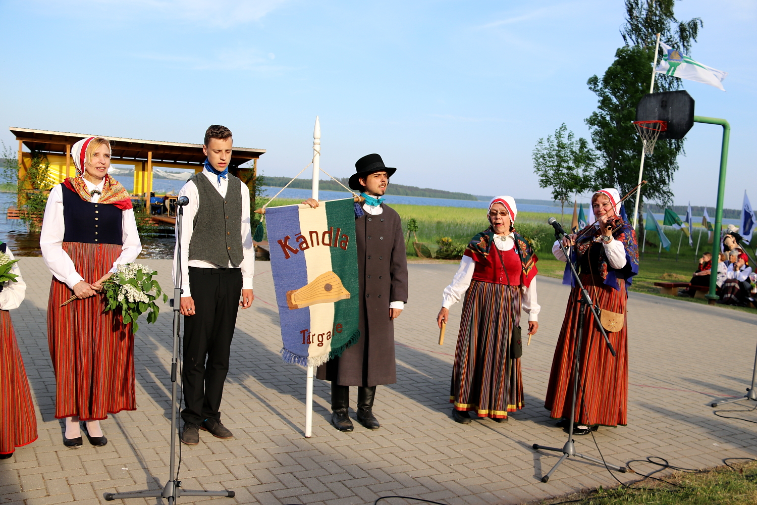 Dzied folkloras kopa