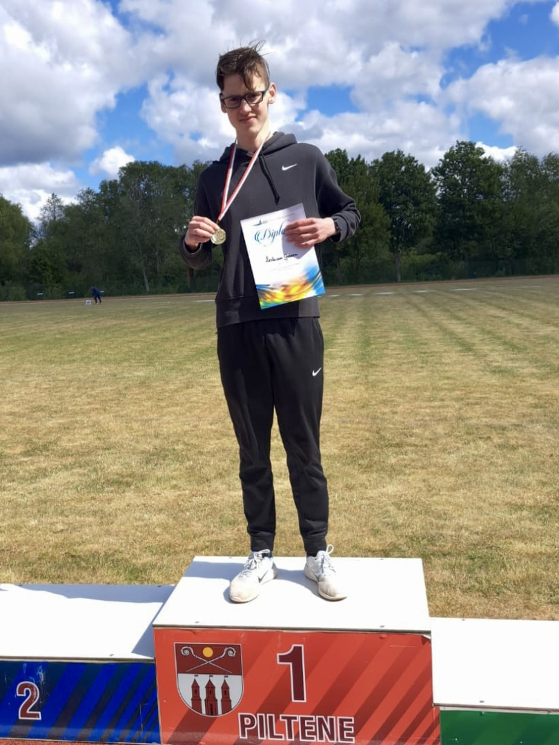 Sportists ar diplomu