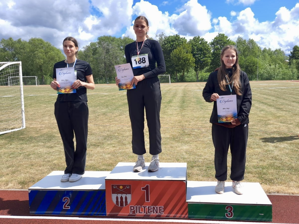 Sportisti ar diplomiem