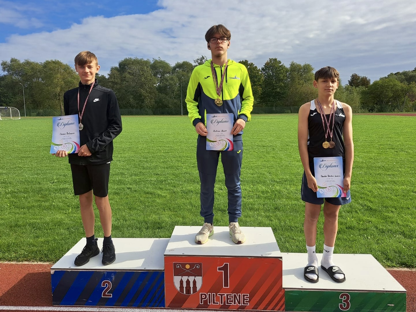 Sportisti ar diplomiem