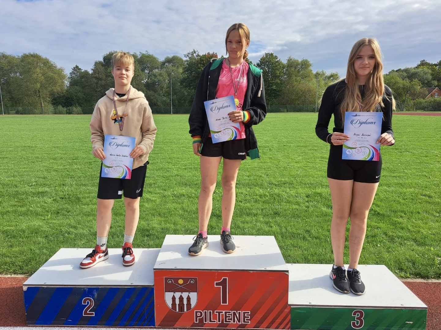 Sportisti ar diplomiem
