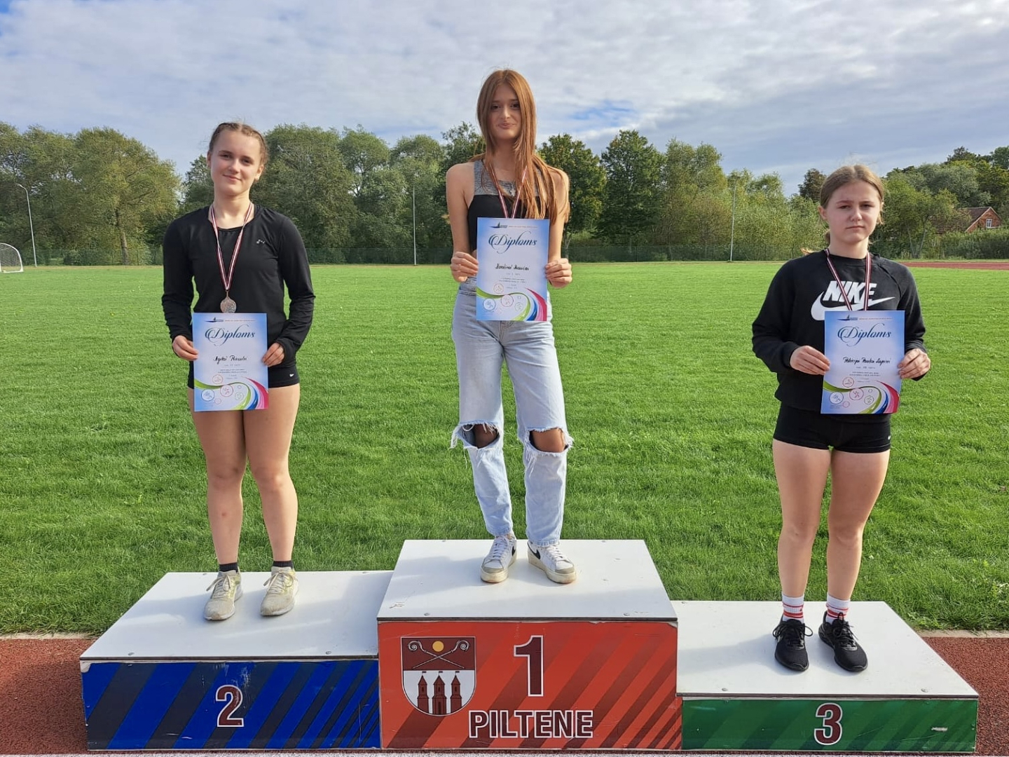 Sportisti ar diplomiem