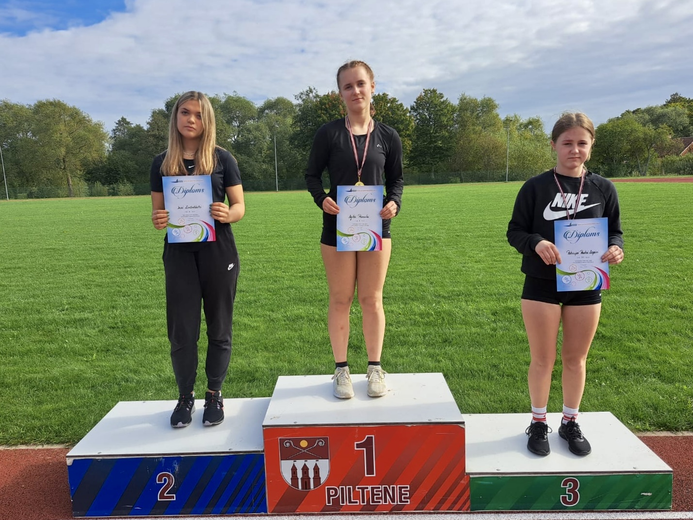 Sportisti ar diplomiem