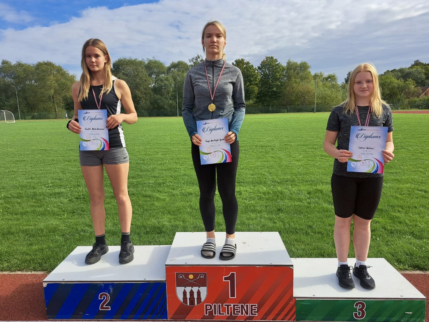 Sportisti ar diplomiem