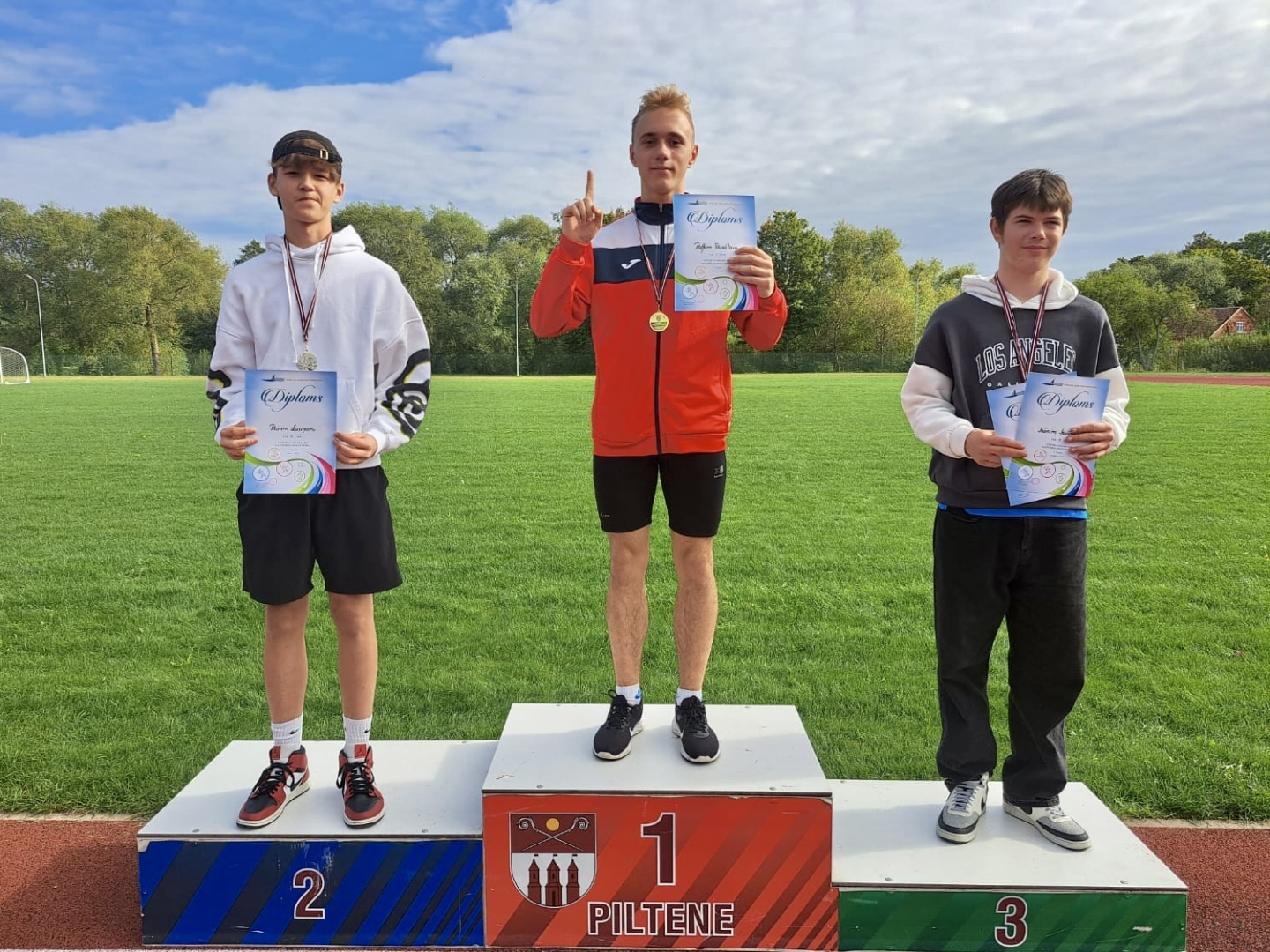 Sportisti ar diplomiem