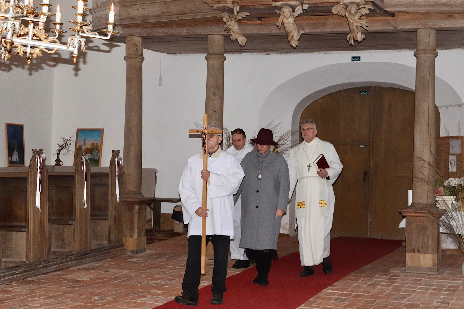 Dievkalpojums baznīcā