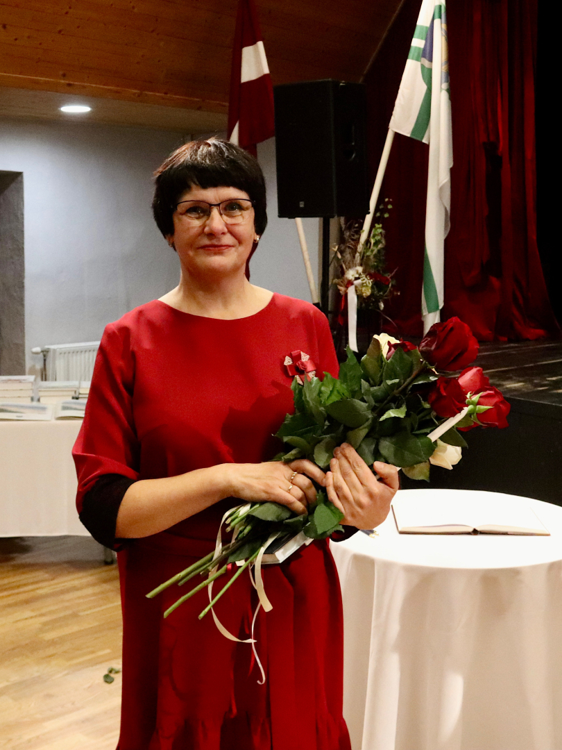 Apbalvotais ar ziediem