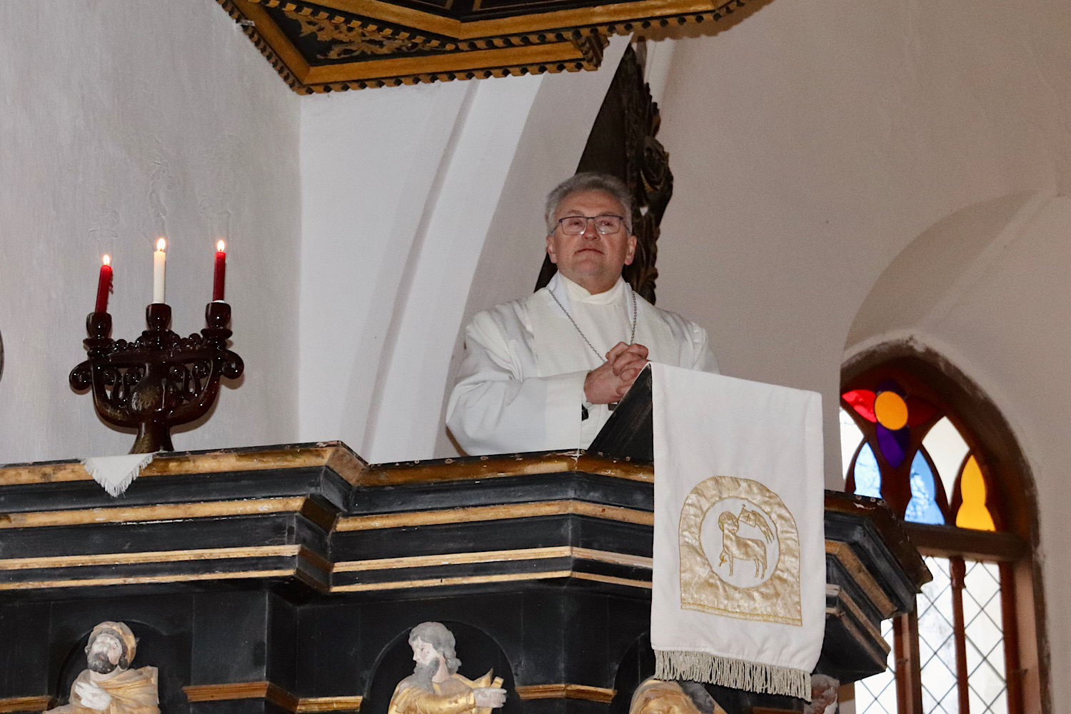 Dievkalpojums baznīcā