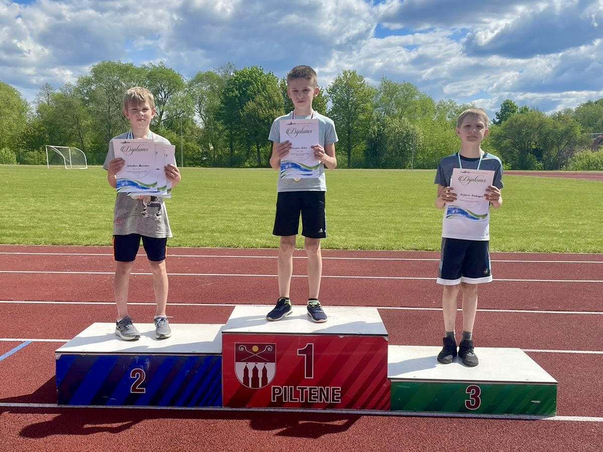 Sportisti ar diplomiem