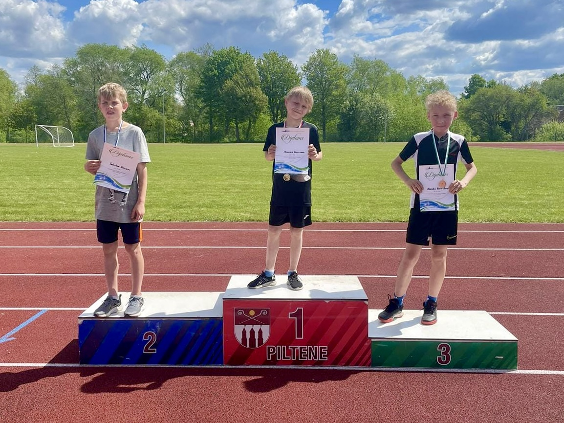Sportisti ar diplomiem