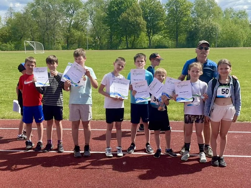 Sportisti ar diplomiem