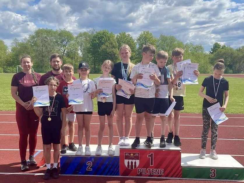 Sportisti ar diplomiem