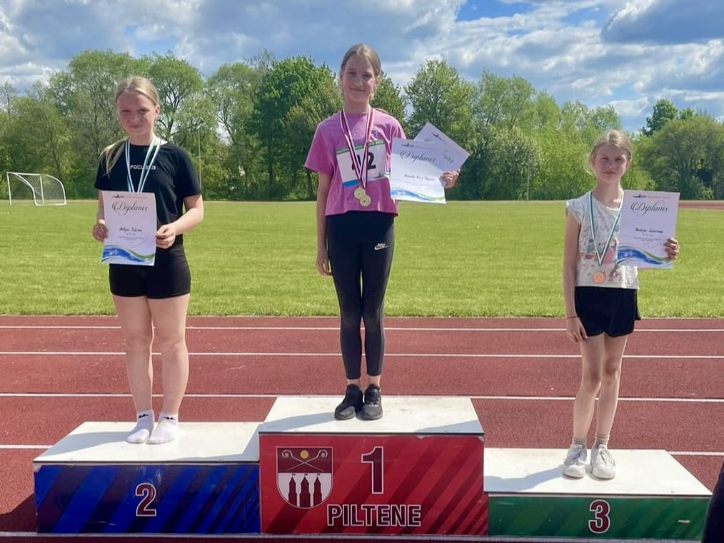 Sportisti ar diplomiem