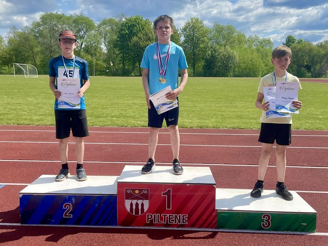 Sportisti ar diplomiem