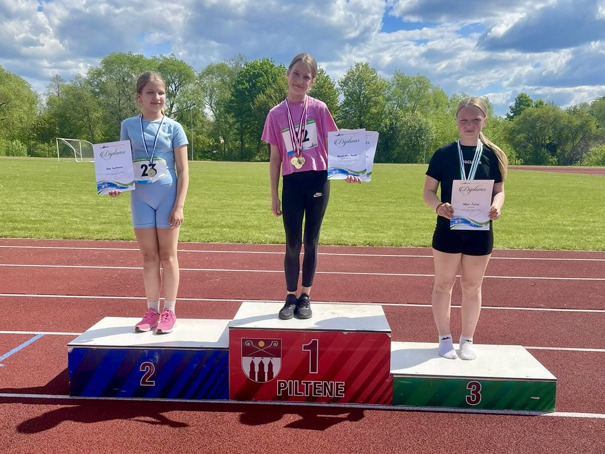 Sportisti ar diplomiem