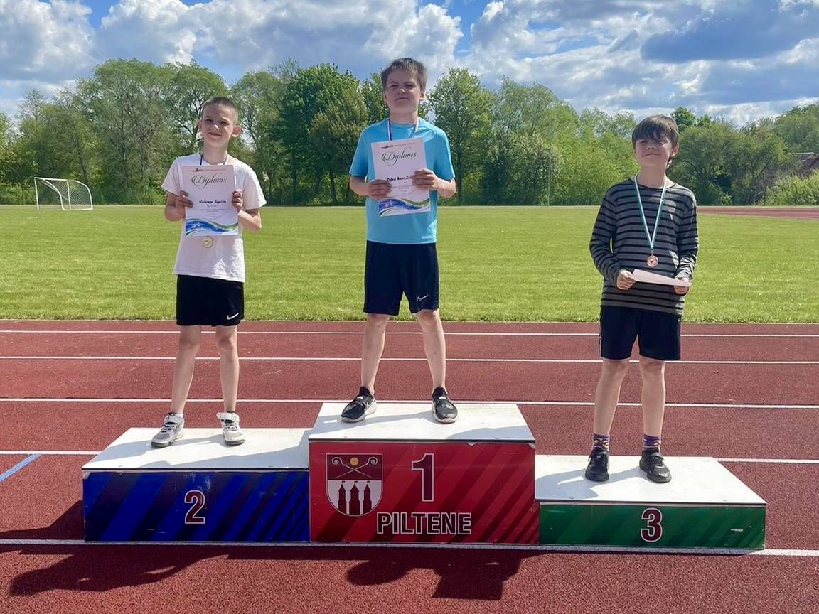 Sportisti ar diplomiem