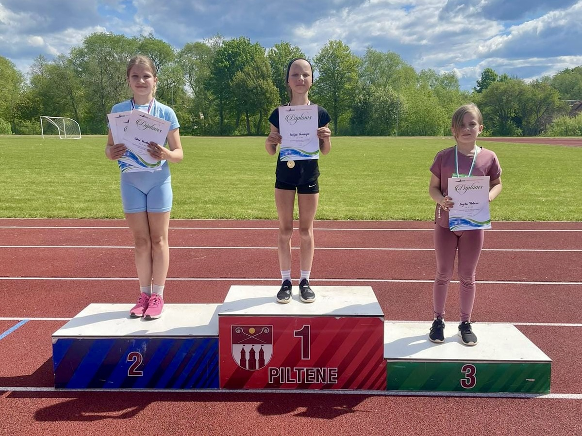 Sportisti ar diplomiem