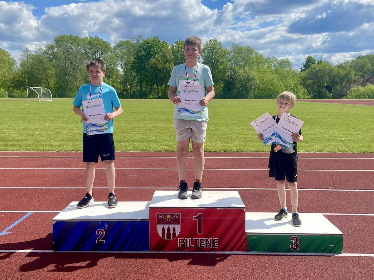 Sportisti ar diplomiem