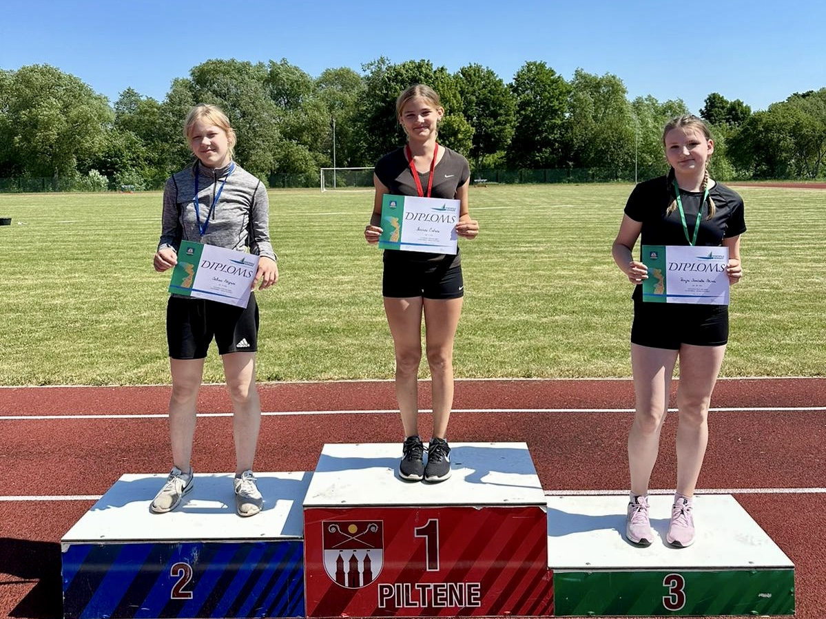 Sportisti ar diplomiem