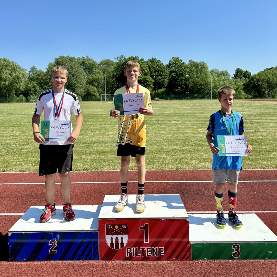 Sportisti ar diplomiem