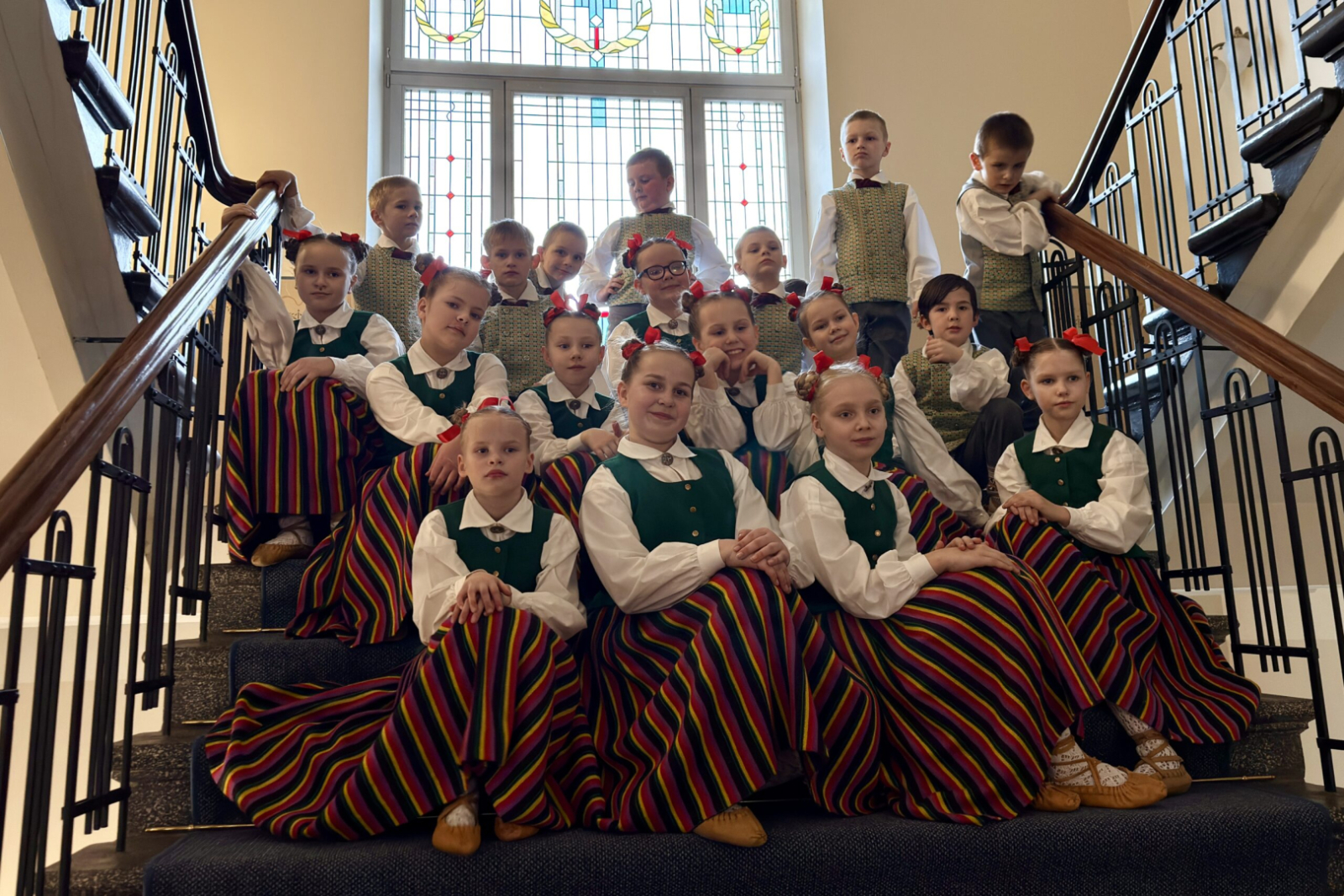 Deju kolektīvu kopbilde