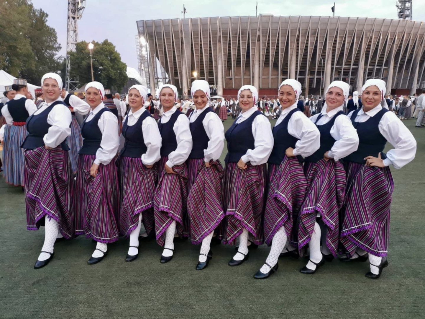 Deju kolektīva dāmas