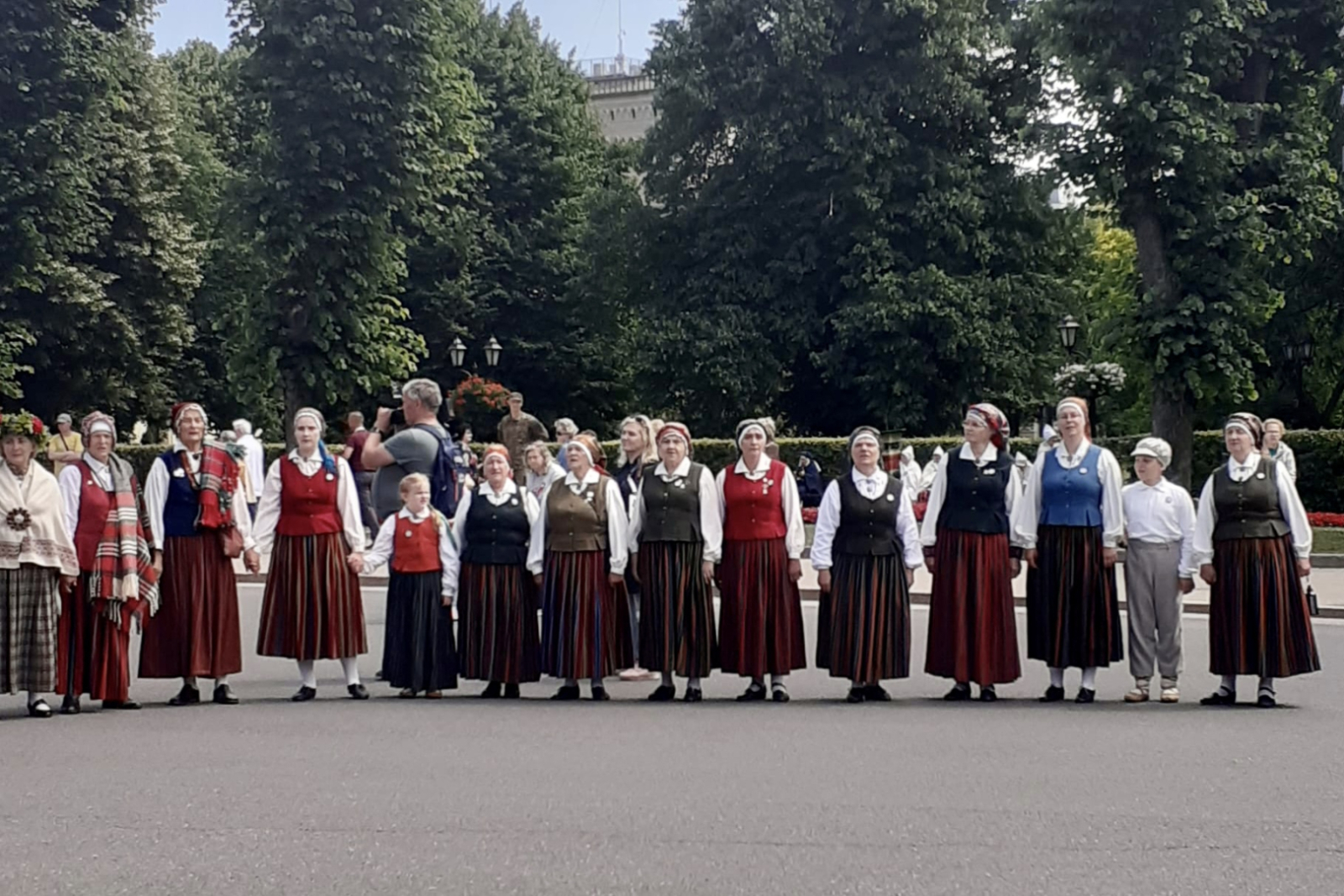 Dzied folkloras kopa