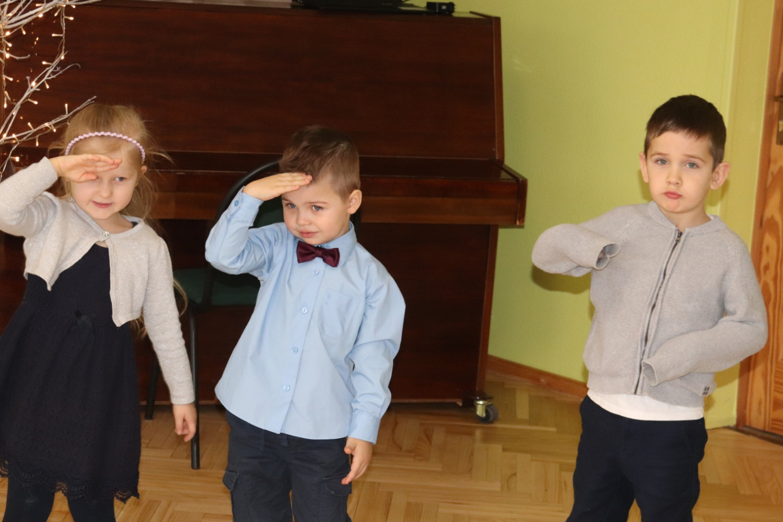 Vārves "Zīļuka" bērni priecājās par svētkiem