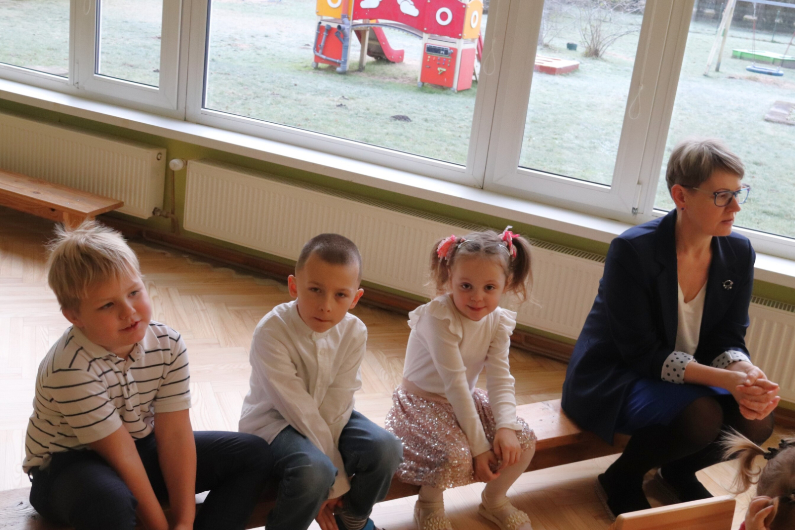 Bērni piedalījās jautrās aktivitātēs