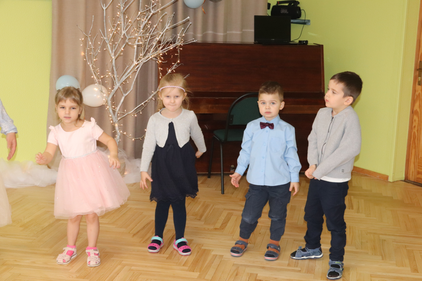 Vārves "Zīļuka" bērni priecājās par svētkiem