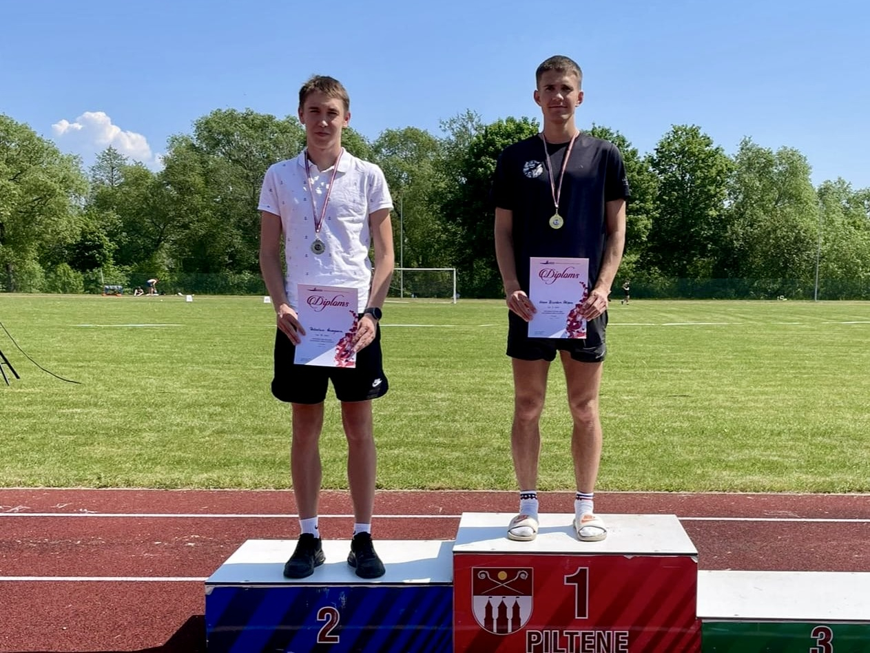 Sportisti ar diplomiem