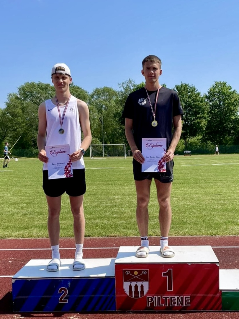 Sportisti ar diplomiem