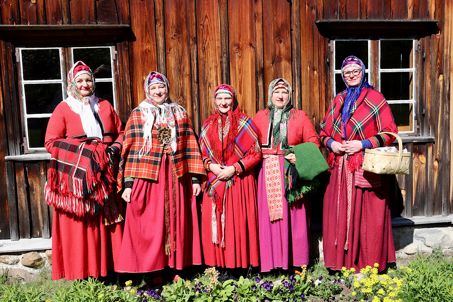 Etnogrāfiskais ansamblis “Maģie suiti”