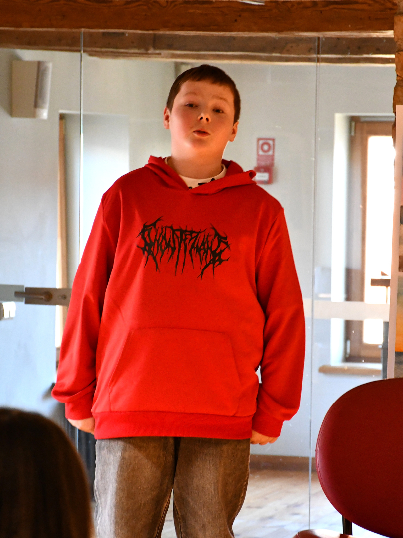 Jaunieši uzstājās skatuves konkursā