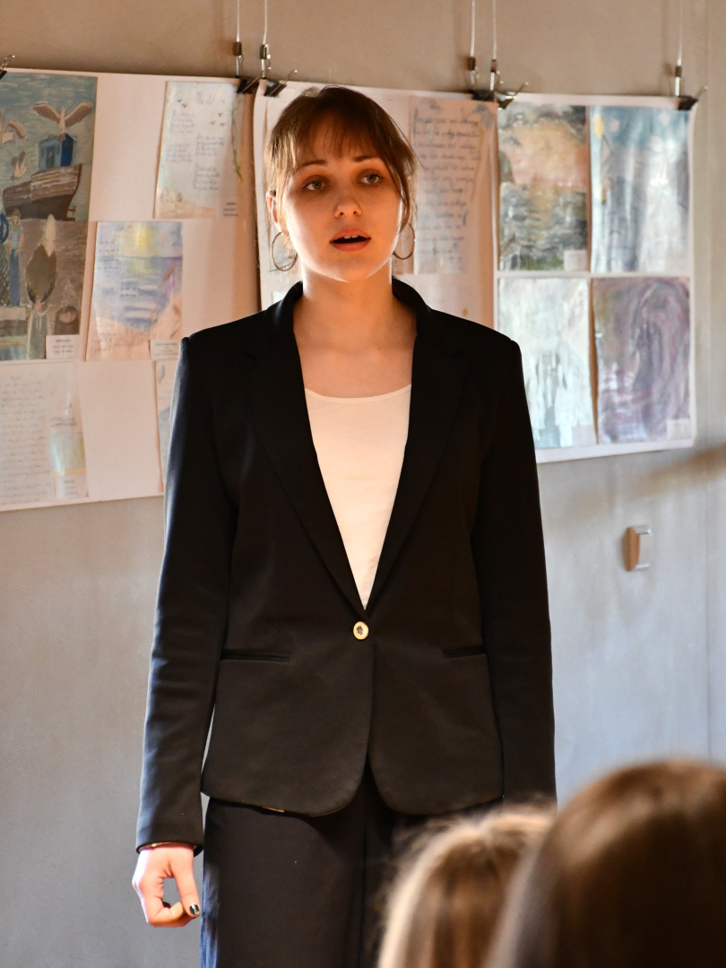 Jaunieši uzstājās skatuves konkursā